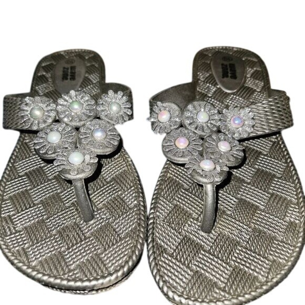 Wave Zone‎ Womens Silver Floral Faux Pearl Flip Flop Sandals Size 10 Metallic
